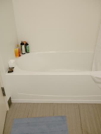 $450 EV kennedy 1 BR with private BA, sublease 12/27-1/10 3