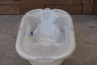 Baby bathtub Primo $5 2