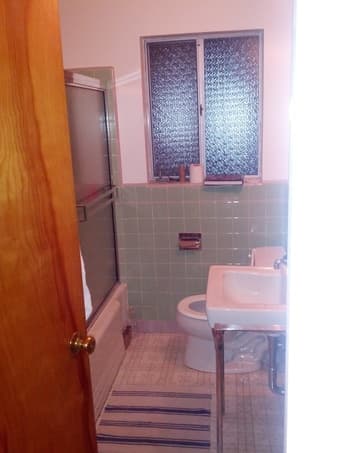 $650 1br - 3 Week (Dec 10 to Jan 2) sublet in a 2br apt (menlo park) 2