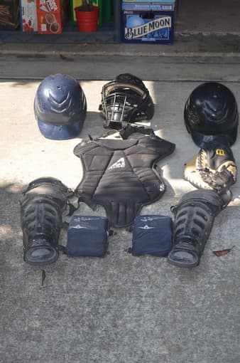 Little League Catcher's Gear (for 9-12 year old) 1