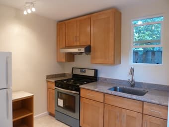 Great location furnitured 1BR/1BA suite near campus (Palo Alto) 3