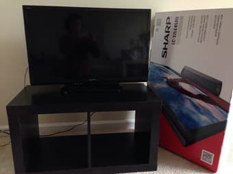 Like new 32 inch TV in very good price 1