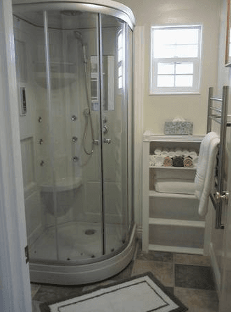 Gorgeous Master Bedroom Suite, Luxury Bathroom, Private Entrance 2