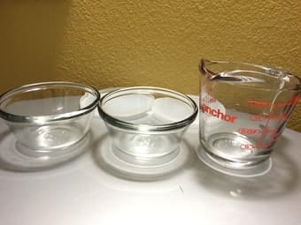 (New) Glass Measuring Cup and 2 Custard Cups for $5 in Total 1