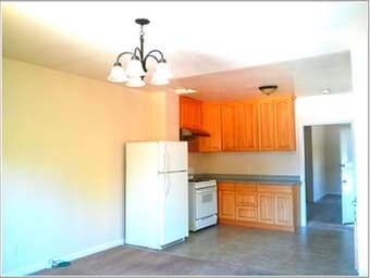 Newly renovated 1 bedroom 1 bathroom house in downtown Burlingame 2