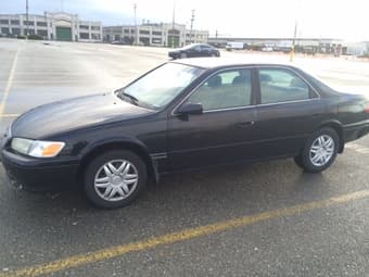 Toyota Camry LE 2000 - $3000 obo 3