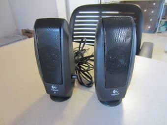 Selling Logitech speakers for $8 1