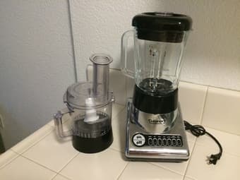 Selling Cuisinart Combo Blender/Food Processor ($40) 1