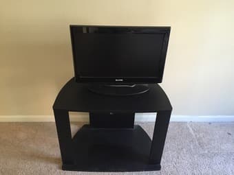 TV 26'' Sanyo + TV Stand + Free TV Antenna 3