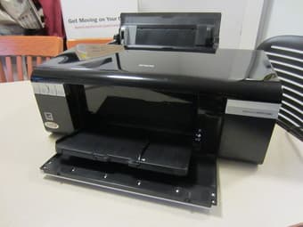Selling Epson Ultra Hi-Definition Photo Printer for $30 obo 1
