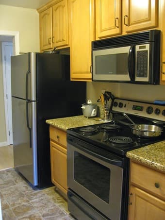 1br/1ba in 2br/2ba in Menlo Park (close to campus) - $1620/mo 1