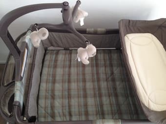 graco napper & changer play yard 3