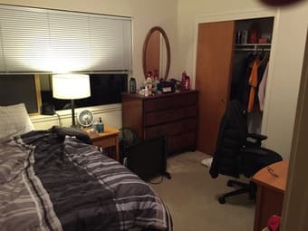 Bedroom in 2BR, 1-bath in Menlo Park (5-10 min from campus) -- $1100 1