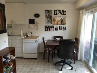 Furnished 2 bed/1 bath EV apartment sublet June-August 2
