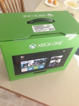 $400 Brand new Microsoft - Xbox One Console Forza Motorsport 5 Bundle 3