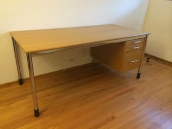 [FREE!!] solid, spacious desk with drawers 1