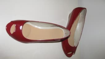 Women's 9M shoes, great condition 2