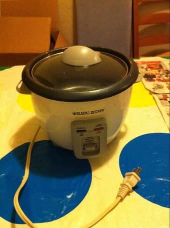 4-cups rice cooker for sale ($5) 1