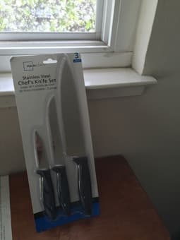 knives and lunch boxes 1
