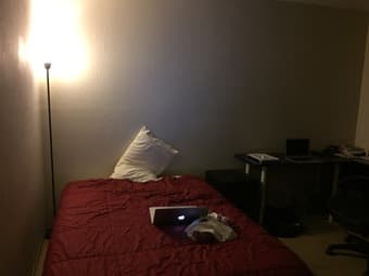 Room in Menlo Park 2BR/1BA $1050 (mid-May to end-June) 1