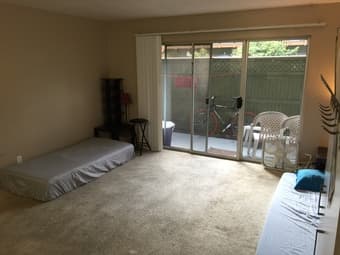 One big room share with reserved car parking $800/month in 1 Bed/Bath 3