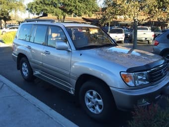 2000 Toyota Landcruiser; single family owner; seats 8 1