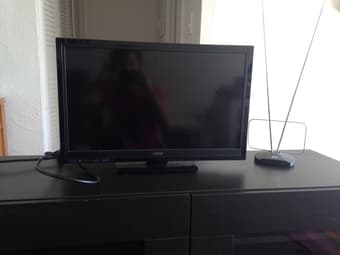 Moving sale: Brand new TV Vizio 24'' HD + anthena- 90 USD 1