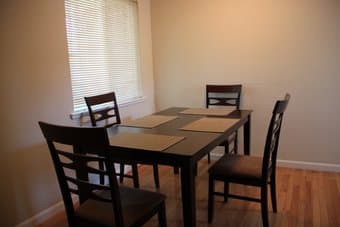 Table with 4 chairs 1