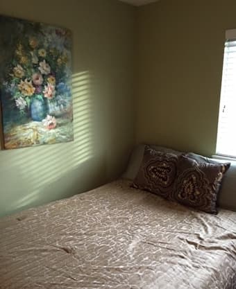 Furnished room in Redwood City available in early June ($800) 1