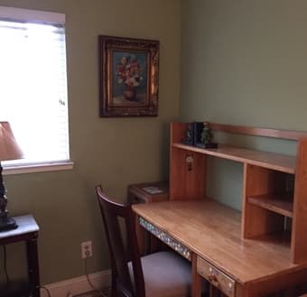 Furnished room in Redwood City available in early June ($800) 3