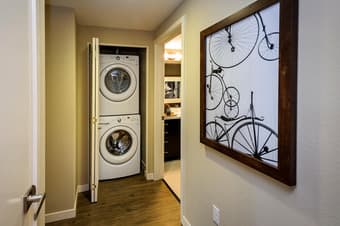 luxury apartment in Redwood city (1BR/1BA in a 2BR/2BA, 4/1~4.30) 3