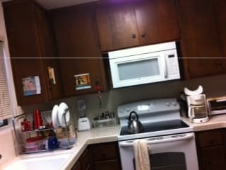 Looking for a roommate Mountain View 1195/month April 1st 2