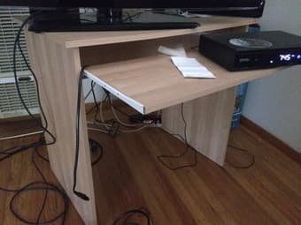 Small  Desk ($15) 1