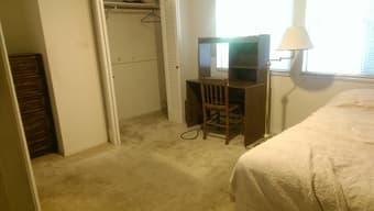 Male only -- $950/mo. Room in Menlo Park. Biking distance 1