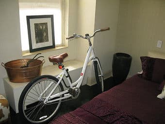 Cruiser! Globe Specialized Bike in White - cute and comfy 1