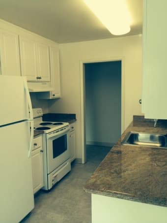 $1275 Master bedroom w/ bath in 2B2B in MV available Mid-April 3