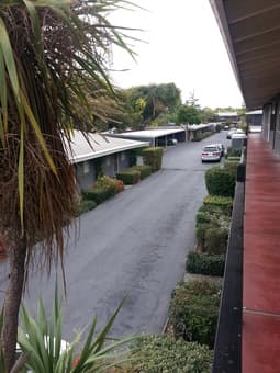 两室一厅Apt卧室及客厅招租,拎包入住 1