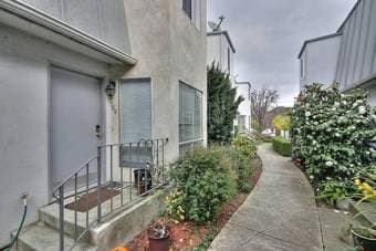 $3450 / 2br 1026 sqft - 2 Br/1.5 Bath - Redwood city downtown 3