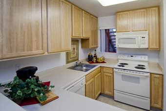 Looking for a roomate in a 2bd/2ba in Sunnyvale, prime location, $1380 1
