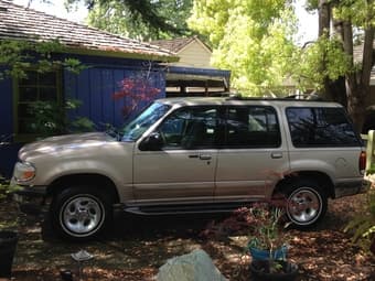 Selling 1997 Ford Explorer - 130k miles, new tires - $2600 2