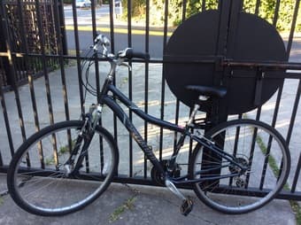 SPECIALIZED Hybrid Bike for sale $195 OBO 1