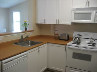 1BR- Avail May 29- Walking distance to Stanford $1600/mo 2
