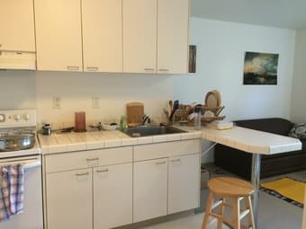 Beautiful Escondido Village Studio available May 1-June 14 2