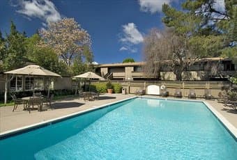 回国，转租mountain view大华超市附近的1bedroom 1 bathroom apartment月租$2054，748sqft 2