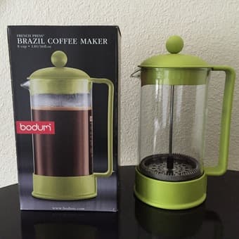 Coffee French Press, Kettle, Blender, Iron +board, Clothes drying rack 1