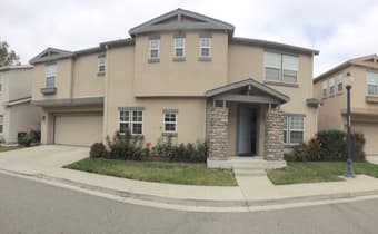 Spacious master bedroom available in 3BD, 2.5BT in Mountain View 1