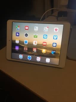 iPad Mini 1 16GB White + cover in great condition for $190 1
