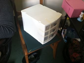 SMALL WHITE DRAWERS FOR SALE - $5 2