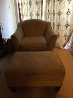Selling living room set (couch, love seat, chair and ottoman) $500 3