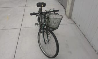 $30 Bike for sale (needs one inner tube replacement), includes U-lock 2